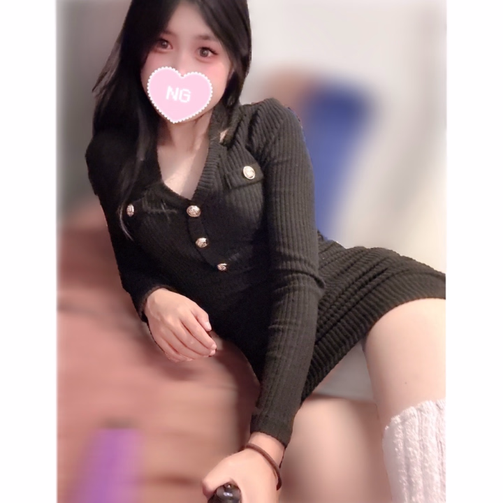 おはようございます☀️
出勤3日目の朝です…♡

少しずつ慣れてきたけど、まだちょっとドキドキしてるの内緒🤭
こうやって朝から会いに来てくれるお兄さんのこと考えると、自然と気分も上がっちゃうの…♡

今日はどんな時間になるのかなって想像しながら準備してるよ✨
優しくしてくれる人も、ちょっと意地悪な人も待ってるね…💋

今日もたくさん癒しとドキドキ、届けられますように♡
会いに来てくれたら嬉しいな…🥺