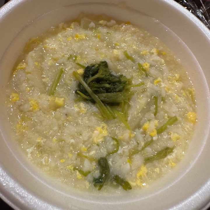 おかゆでほっこりお昼ごはん🍚💭

今日はちょっと優しめに
おかゆにしてみたの…♡

あったかくてほわ〜ってしてたら
なんだか気持ちまでゆるんじゃって
ちょっとだけ甘えたモード…🥺

こういう日って
誰かとくっついてのんびりしたくなるよね💕

午後もゆったりだけど
会いに来てくれたら嬉しいな…♡