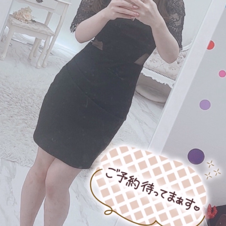 初めましての方がほとんどだと思うのでりらのトリセツです✍🏻💖


性格:甘えん坊、癒し系とよく言われます☺️🍀
好きな食べ物:お肉、甘いもの(とくにチョコ🍫💕)
嫌いな食べ物:アボカド
好きな飲み物:お水
趣味:旅行✈️、お料理🍳、美容✨


初めて会った時に「ちっちゃ🤣」ってよく言われる146㌢の小柄な女の子です🐥🤍
服を脱いだ時に分かる色白肌は実際に会って確かめてほしいです🫶🏻


好きなプ◯イはい◯ゃい◯ゃ、ぎゅーもちゅーも大好きです🤭❣️甘えられるよりは甘えたいかも…？♡

最近はマ◯トの楽しさに気付いたのでお兄さまと非日常な空間を楽しみたいなって思ってます😊💘


あとは、全く人見知りしないのでお話しすることも好きですが聞くのももちろん好きなのでお兄さまのことたくさん知りたくて興味津々です👀


来てよかったと言っていただけることが
何より嬉しいです☺️
 

少しはりらのこと知っていただけたかな…？🫣💓