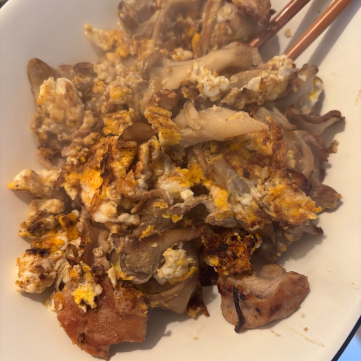 こんにちは🐣‪

ひよこです🐣‪

舞茸が食べたすぎて

舞茸の炒め物を作ったよ

うまうま

塩胡椒さいきょう

本日おやすみ

次回6/23 19:00~！

お待ちしております(*^^*)