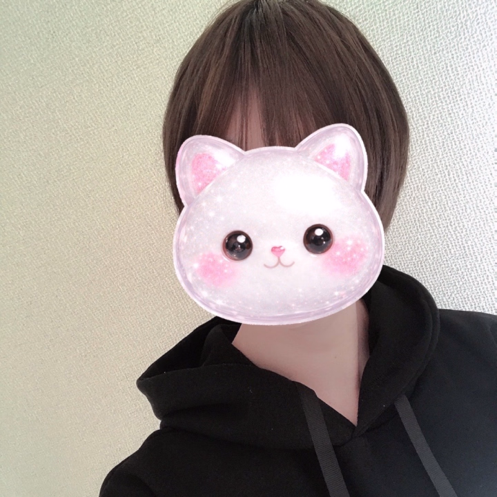 過去にショートヘアーだった頃のです！
1番短くてベリーショートの刈り上げとかしてました😊

今はウルフカットのロングウルフヘアーにしたくて伸ばし中です✋
元々、ショートヘアーだったんですよーって報告🤙