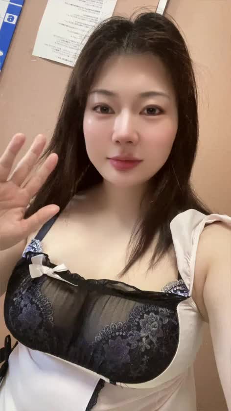 今日の衣装は白