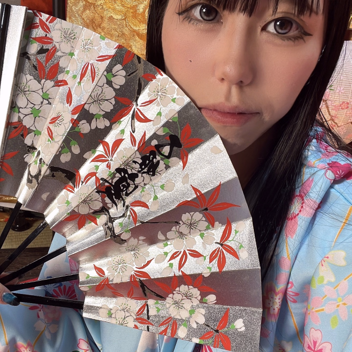 え、今日ビジュいいじゃんദ്ദി˶ｰ̀֊ｰ́ )✧
盛れてていいじゃん(⃔ ꒪꒳꒪̟  )⃕↝
って感じで夜なのにビジュが良すぎるかも🌃🌙*ﾟ

ラストまであと少し‼️
一緒に走り抜けちゃおヾ(・ω・)ゞ