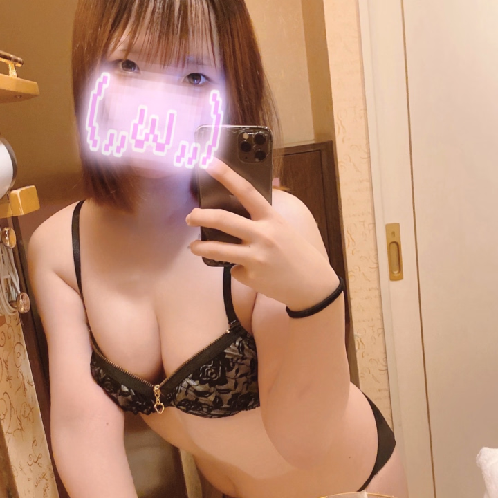 華金だー🙌
明日お休みのお兄様も多いのかな…？🤔

まずは平日おつかれさまです😘

寝る前にちょっとだけえちえち発散
👆
おすすめしときます🤭💓


甘々えちえち、お任せあれですっ♪




今日も 25:00 までいるよ( ˙꒳​˙  )ゝ
💕まってます💕