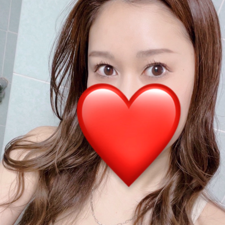 はじめまして！

先日入店した、はなんといいます🌼

業界完全未経験なのですが最近から元気に出勤しております！

今日も出勤してて優しいお兄様たちと楽しく過ごせております❤️

ヤクルト1000飲んで頑張るぞー！

基本的に朝〜午後までおりますのでお時間ある方はぜひ🙏