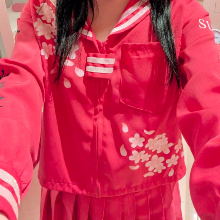 今日も16:00まで出勤してます！
時間があればぜひ会いに来てください^^

普段から自撮りをあまりしないので、まだ慣れてませんが上手くなれるよう頑張ります！
