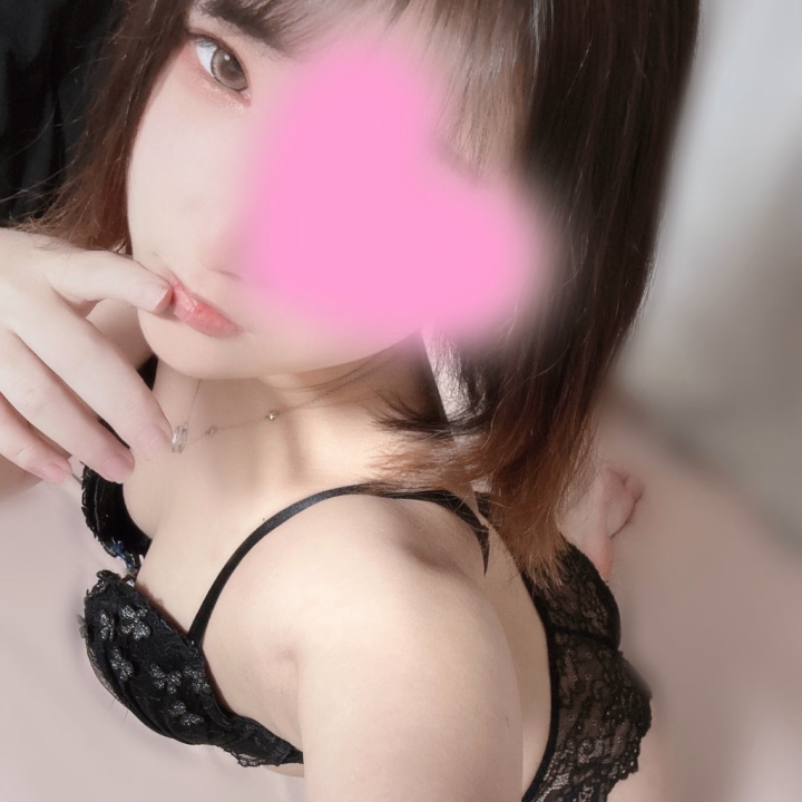 おしり沼にハマるお兄様続出中( ˙³˙)⇝💕

いっぱいもみもみしに来てね( *´꒳`*)

えちえちな気分で待ってるね( *´꒳`*)