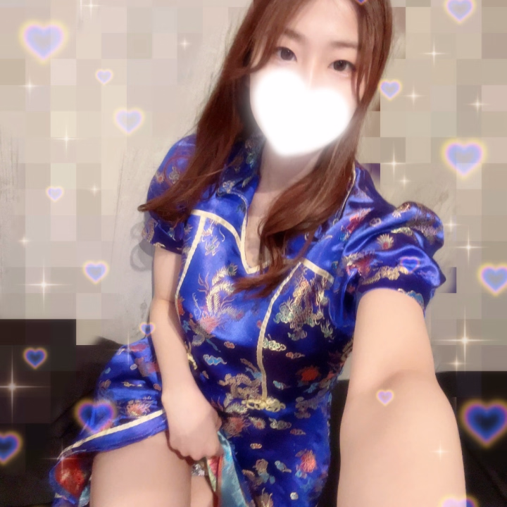 こんにちはっ！
みんと🫖🌿ですっ✨️

今日は出張で、系列のコスプレ倶楽部さんにきさせていただいてますっ✨

沢山緊張して、ドキドキしてます、、♡

ご予定が合うお兄様お誘い待ってますね(,,> <,,)🫶︎💕︎