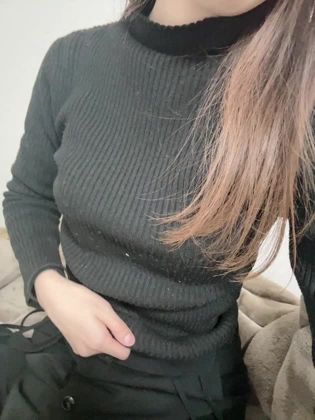 こんな感じで、どうがとってみたのですが、、どぉかな、？🥺

お兄様達は、こーゆうの、好きかな、？

じつは、、のお話なんですけど、、
これでも、、画面に写ってない顔は、恥ずかしくて、目を閉じながらとってました、、(⑉･ ･⑉)

今日は、12:00〜20:00まで出勤ですっ🌿‬みんとと、遊んでくれるお兄様は、いるかな、？