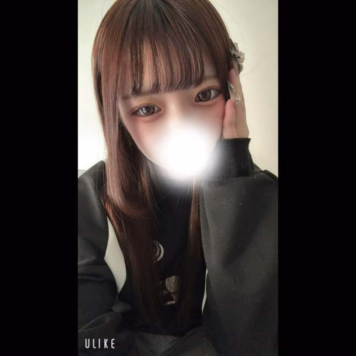 おはよう〜❣️

14時から出勤してますっ🥰💕
昨日遊んでくれたお兄さんたちありがとう🫣❤️‍🔥

三連休会いにきてくれたら嬉しいです🫣💦

まってるね！！！😭😭
