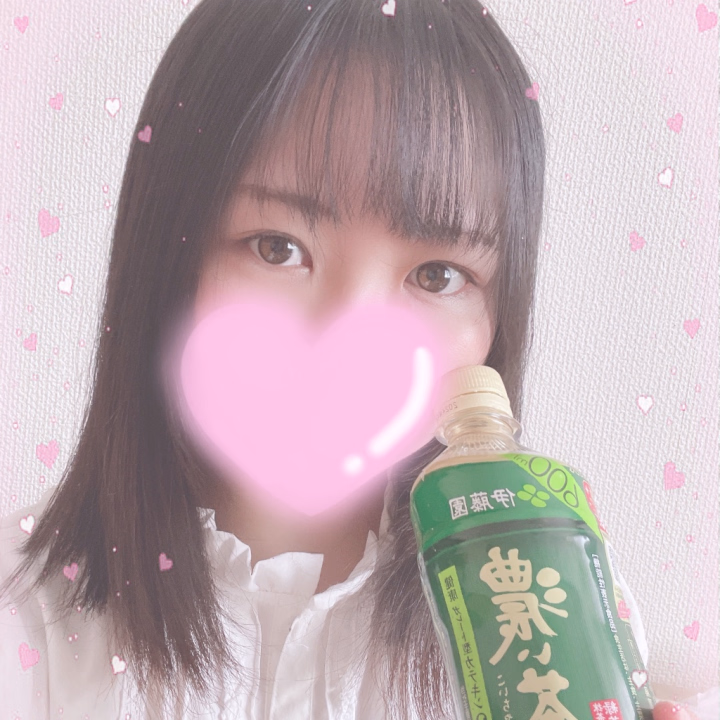 こんにちは
ユノです🌷

先週から沢山お休み頂き
すみませんでした🙇‍♀️

体調崩してなかなか治らなくて
それに加えて
繰り返す蕁麻疹にも悩まされて
遊んでくれるお兄様方が
白いね、モチモチだね、スベスベ
って褒めてくれるお肌が
荒れちゃったのが
悲しくて堪らなくて
自信を持って接客できなかったので
お休み頂いてました🙇‍♀️


GWももう終盤ですが
また今日から復帰するので
ご予約してくれてたお兄様
お問い合わせしてくれたお兄様
お会いできたら嬉しいな🥺


本日もよろしくお願いします！