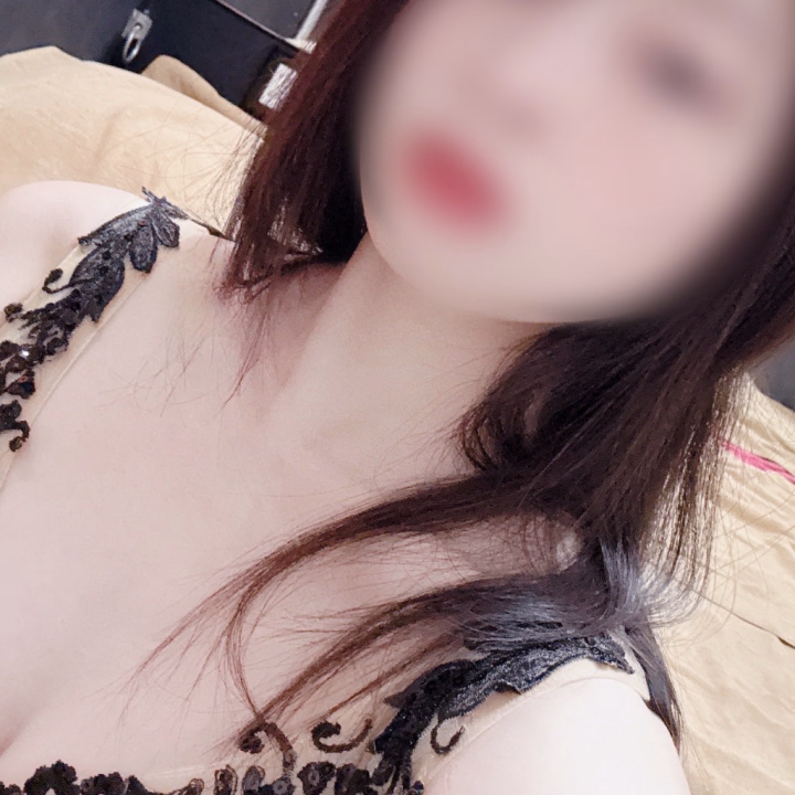 本日16時から👋
入浴剤のクナイプ🛁
ぐっすり寝れる🙌
もうコレ無しでは生きていけない✨✨
入浴剤集めも趣味の一つなのです😊