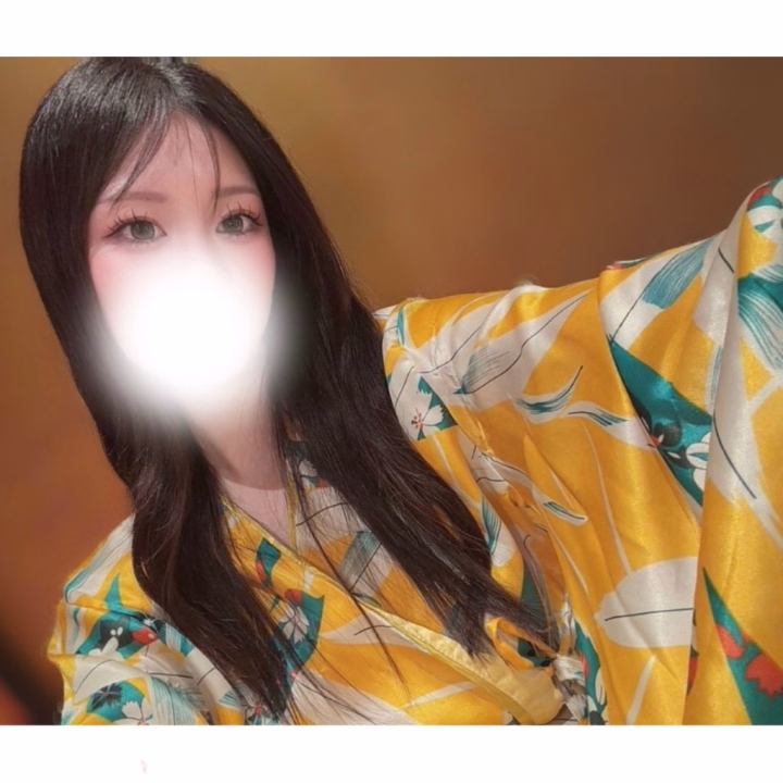 🍬 ぐみです 🍬
遅くなりましたが…🥹🫧
今日の和装は 黄色ですっ💛👘
最終日は明るい黄色でお出迎え🤭💕
今回もどの和装も可愛くて
毎日楽しみでしたっ🥰
そんな本日もスタートから先ほどまで
再会の本指名さまたち、ご新規さま💐
たくさんの楽しいお時間を
ありがとうございました💗
🎁もありがとうございますっ🫶🏻✨️
いよいよ乙姫宴での最終日も
残りわずかとなりました🥹🌸
🫧 この後のご案内 🫧
【 21:45まで 】のお時間帯でしたら
ご案内が可能かと思います🍀
お問い合わせは
乙姫宴までお電話をお願いします📞✨️
この後ご来店予定の本指名さまも
気をつけてお越しくださいね💐
お問い合わせの💌も
たくさんありがとうございます🥹💗
お仕事が終わりましたら
順番にお返事させていただきますので
少しだけお待ちいただけたら嬉しいです🫶🏻
この後もゆったりお待ちしていますねっ🍬💗