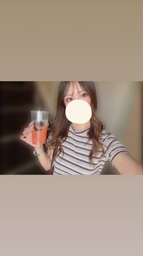 今日のお供は
ブラッドオレンジ〜🍊🌺✨

明日から
お天気が崩れるみたいだけど☁️💭

ぐみの気分はもうなとぅっ☀️🌴🌈