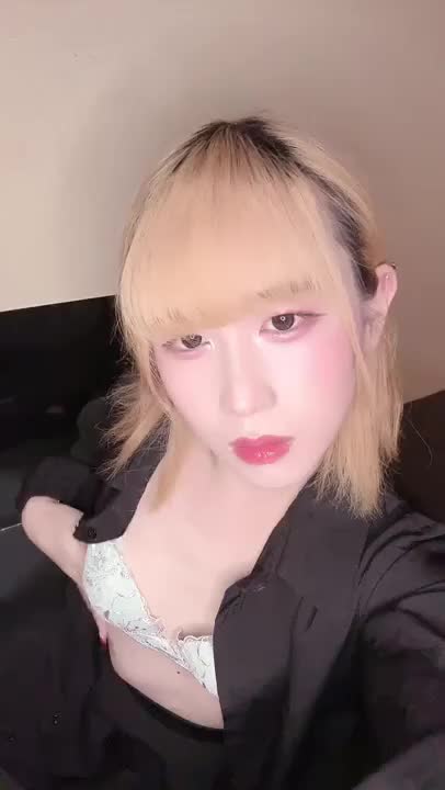貧乳揉んで大きくして！
大きいのに憧れるもん🥺

綺麗なお姉様たちのふわふわマシュマロおっぱいが私も欲しいの〜！

でも貧乳派を集めます︎︎👍🏻︎︎