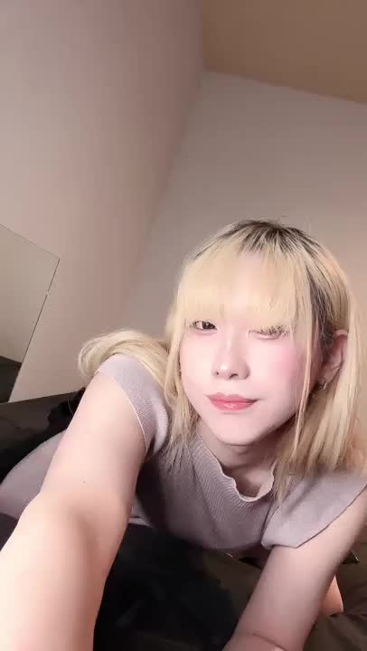 たまには動画でも♡♡
そこのお兄さん！見た目ギャル系の大人しい子虐めてみたくない？

私は結構Mだから…いっぱい責められたいな🥺

13:00～待ってるね💕︎