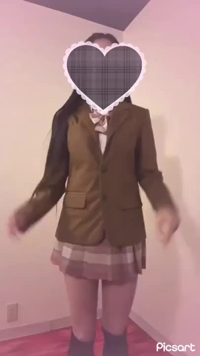 今日も踊ったよ！！
恥ずかしいけど🙈💕
上手くなりたな( *´꒳`* )


ゆり🪽