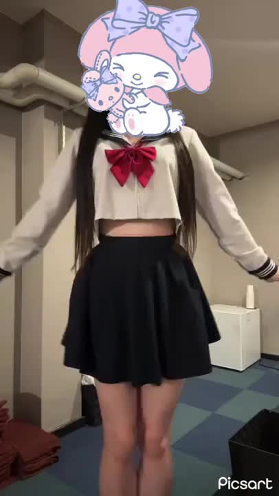 今めっちゃ髪の毛切るか迷ってて✂️
もしかしたら次会うときは
ロングやないかも😱
ボブとか似合うかな？🤔💭


ゆり🪽