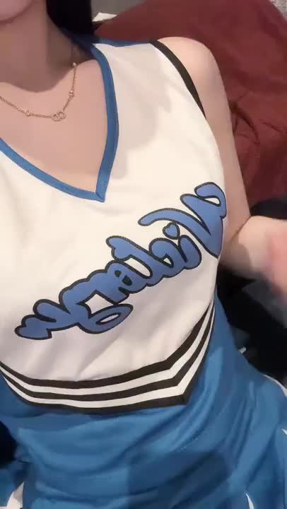 チアガールのゆりさん
お兄さんのことエッチエッチな姿で
応援しますね⊂(^・^)⊃
いっぱい元気だして
お仕事頑張ってね！！

ゆり🪽