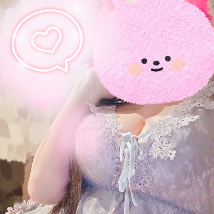 こんにちは🍀

お外のお天気は今どんな感じなのかな？

昨日より肌寒いような。。。(((´-ω-`)))

一緒に暖かいお部屋で過ごしませんか？