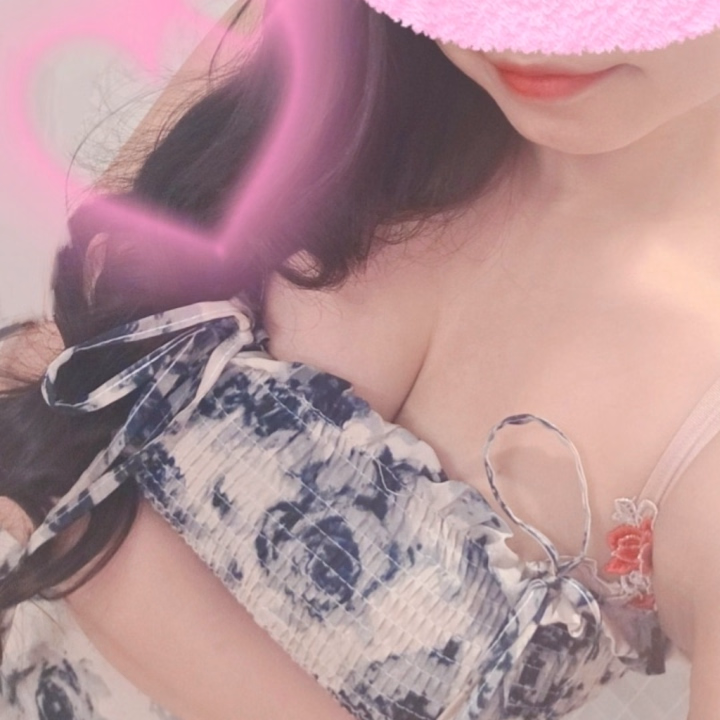 おはようございます🍀

本日最終日です(*'▽'*)

今回は5日間と短かったので過ぎてしまえば

あっという間に感じます(uωu*)

次に札幌に来る時には少し暑さを感じる

時期になっているのかな？

お外でも夏服になれそうですね(*^.^*)

でもまだ夜は肌寒いのでお気を付けて

遊びにいらして下さいな(*'▽'*)🩷