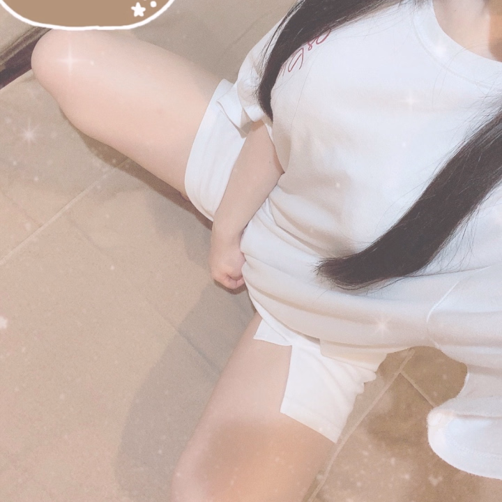 おはようございます☀️

いちかです(๑•̀ㅁ•́ฅ✨


出勤しました！！

今日から日曜日まで毎日います！！
今回は寝坊しないように気をつけなきゃ💦


本日はMットの無いお部屋でのご案内になります🛁✨️𓂃◌𓈒𓐍🫧‪⟡.·

もしいちかのMットが良かったんだよな〜ってお兄様は、明日以降に来ていただくか、ご予約の時にスタッフさんにお伝えしてくださいm(_ _)m♡♡


お部屋に入った後に実は〜…ってなってしまっても今日は出来ないです💦よろしくお願いします(*^^*)