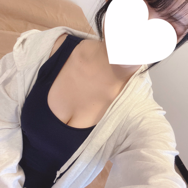 いちかです！


今日も始めしてのお誘いをありがとうございました☺️☺️

あしたは先日の実態を胸に、、早く寝れるように頑張ります😴(ง •̀_•́)ง


寝坊しないぞ！！🐢

明日は9:00~17:00です( *´꒳`* )


ＧＷ最終日のお兄様が多いかな？？

沢山お誘いくださいね💕︎