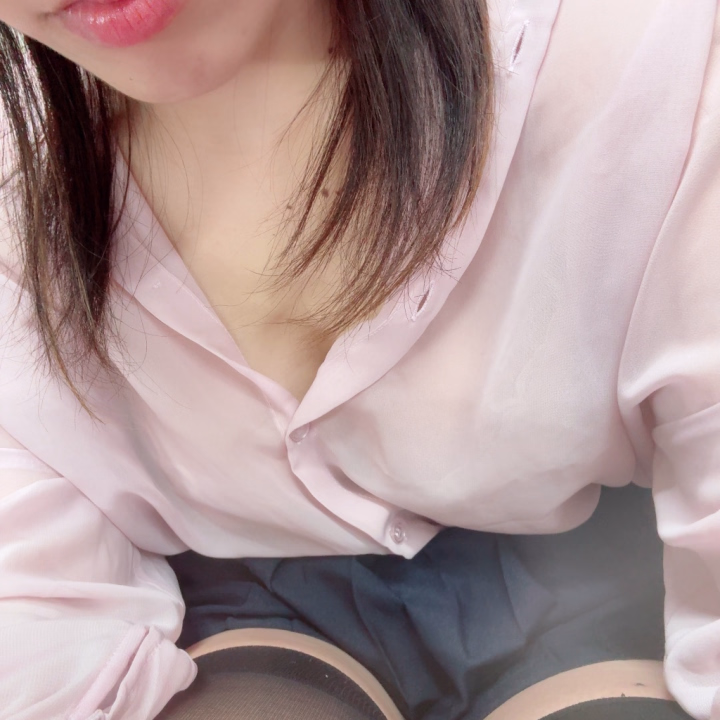 おはようございます！
お久しぶりです！りょうです‪‪❤︎‬
今日は感謝祭！！
20時まで出勤してます✩.*˚

色んな人に可愛がって貰いたいし、会いたいなぁ‪‪❤︎‬
来店待ってます𓂃 𓈒𓏸◌‬