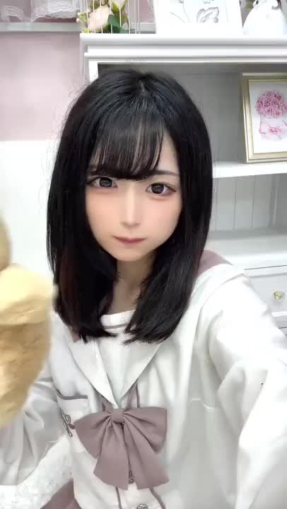 世界一制服が似合う女の子だと思わない❓🫶 顔もアイドルみたいで、体は小柄な145cm💗J〇とイチャイチャする夢のような時間体験してみる？先生♡って呼んでみちゃったり…それとも先輩？お兄ちゃん？
私になんて呼ばれながら私の事抱きたいですか？🔞