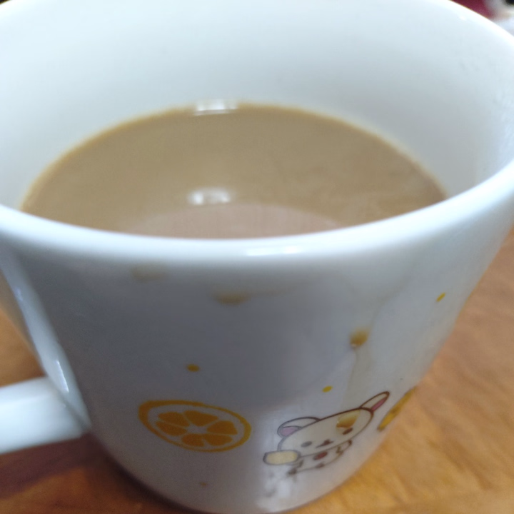 おにーさまがた、おはようございます!
ふみなは早起きの習慣がついてきました。
でも、まだほんのり眠いから。
モーニングコーヒー飲んじゃいます♥
今日これからお仕事のおにーさまは無理なく頑張って!
お休みのおにーさまはゆっくりね🎵
ふみなは今日は友達と会ってきます🥰