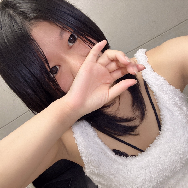 こんばんは！
みあです🐱💕

紳士様･･･
17時からパジャマパーティーのお時間ですよ♡

お風呂の後にイチャイチャ運動して
いい眠りに着けますように♡

たっぷり可愛がって欲しいな🥺