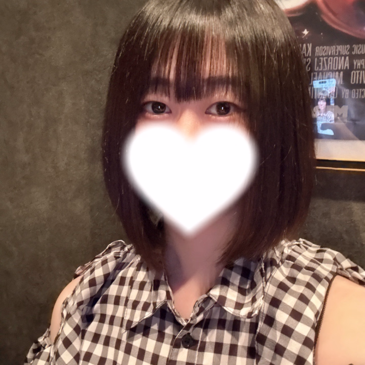 こんにちは、かぐらです🌸
本日は16:00から出勤しております🧡

どんよりとしたお天気で風も吹いていて台風が近づいてきていますね🌀
そんなお天気でも変わらず出勤しておりますのでご都合合えばぜひ遊びにきてください💕
お誘いお待ちしております✨