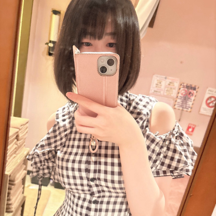 こんにちは、かぐらです🌸
本日は16:00から出勤しております💙

昨日と一昨日はお仕事がお休みだったのでゆっくり過ごすことができて今日はとっても元気です✊
よかったら遊びにきてくださると嬉しいです💕