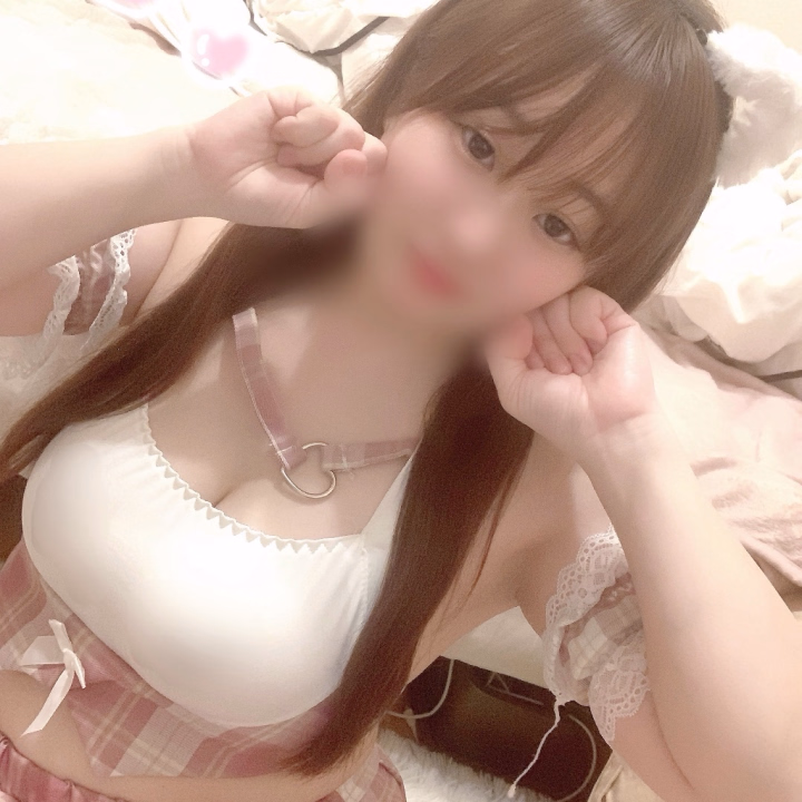 おはようございます☀️*･

れなです🎀
いつも、れなに会いにきてくださるお兄様♡
ありがとうございます☺️🩷

4連勤目です🌼*･

6月のシフトはこんな感じです✨

6月のシフトです🌼*･

6/1 10:00～17:00

6/12 16:00～23:00

6/13 10:00～17:00

6/14 10:00～17:00

6/15 10:00～17:00

6/19 16:00～23:00

6/22 10:00～17:00

遅くなりすみません；；💦

6/28～ 入院で療養する為、

2ヶ月程お休みを頂きます。

8月後半復帰出来ればと考えています。

ごめんなさい。。

待っていてくださると嬉しいです。。


れな🍒*･