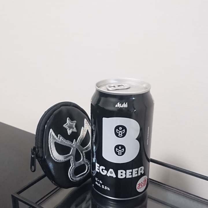 先日スーパー行ったら謎のビール売ってた～っ。このパッケージ、全頭マスクモチーフの謎のポーチを使ってたりする私のセンスと通じるものを感じて思わず・・・。

額の「Ｄ」「Ｓ」って何。男爵・昴の頭文字・・・？

私の写メ日記を根気強く追ってくれてる方には最早周知の事実なんですけど、偶然の巡り合わせに遭遇することがわりと良くある昴です。

今日の日付６月１９日。６１９で連想出来るのがＷＷＥ在籍のレイミステリオ。この方もマスクマンです。