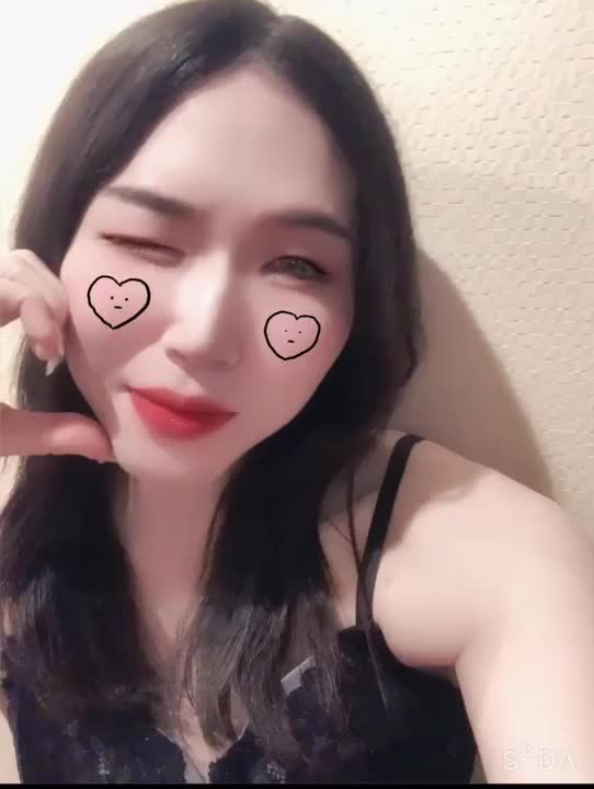 こんにちわ〜🙌

みなです💙💙

本日もお店にいるよ〜✨

夜までいるから待ってるね〜💕

台風来てて怖くて早めに帰っちゃうかもだからその前に会いにきてほしいな〜💖