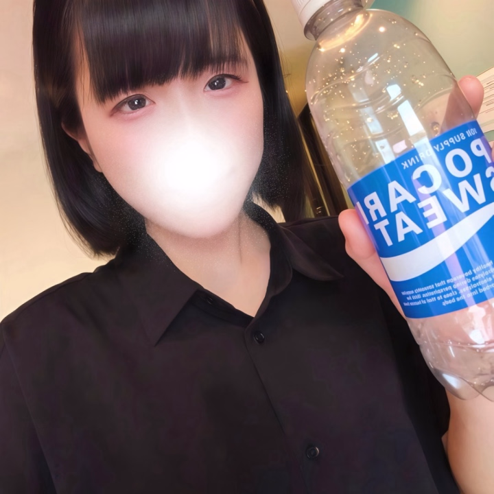 風邪を引く前の必須アイテム‼️


これがないとあめりは治りません🥺🥺





風邪を引きそうなときって

「あ、この感じは風邪引くな」

って分かりませんか(´・ω・｀)？



あめりは、前兆があったら
パピコとポカリが必須アイテム✨✨

これがないと治らないと思ってるし
なんなら、治りが遅く感じます(￣･ω･￣)真剣



最近お会いしたお兄さんは、

「家系ラーメン食べて、筋トレして寝たら次の日には治ってる」

って言ってて、、、w



すげー！！！(ﾟＡﾟ;)ｺﾞｸﾘ



こういう個人の価値観って
なんか面白いよね(๑´∀`๑)




あめり