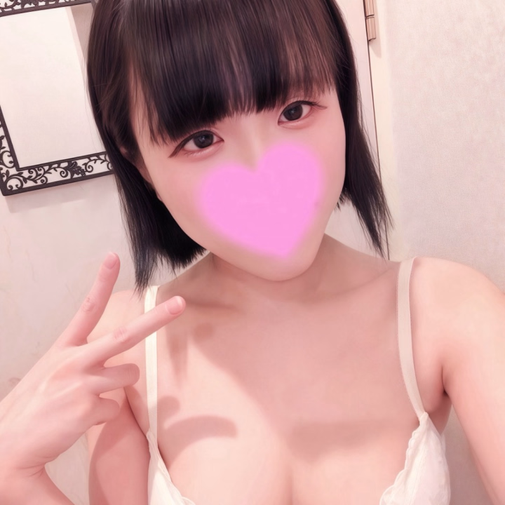 ♥️8月のライブに向けてボイトレ♥️


練習しすぎて声かれちゃったの巻🥺💦





昨日は、ボイトレの日だったから
3日前にひとりカラオケで4時間歌って
今日ボイトレで歌ったら
声がかれちゃいました(´；ω；｀)


＼ なんてこった(ﾟДﾟ)!! ／




ちなみに時間に余裕があるときは
ひとりカラオケで
みっちり8時間歌ったこともあるぞぃ✌✌



自分の声を録音して
電車とかの移動時間に
録音した自分の歌声を聞いて
改善点を見直すってのを
もう10年ぐらいやってます💪( ᐛ 💪)



8月にボイトレスクールが開催する
ライブがあるから
それに向けて今頑張ってるんです‼️


＼ 応援よろしくなのだッ！！ ／




あめり