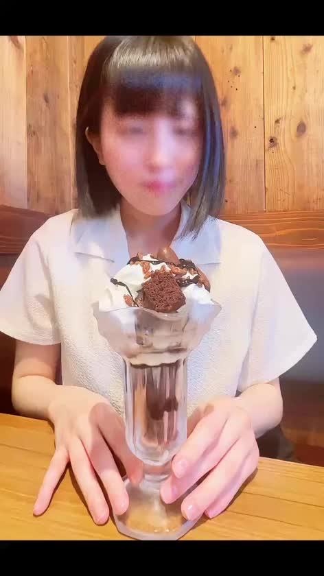 パフェが苦手なあめりでも食べれた
　
びっくりドンキーのパフェ🍨✨


チョコだぁ〜いすき🩷Ψ(*¯ч¯*)'' ŧ‹”ŧ‹”


あめり