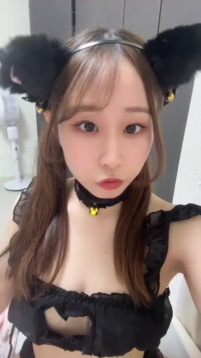 黒猫ちゃんのコスプレしたよ〜！

ききにかまってにゃん🐱🎀

ミスヘブン本選始まってます♡
投票ご協力よろしくお願いします🎀