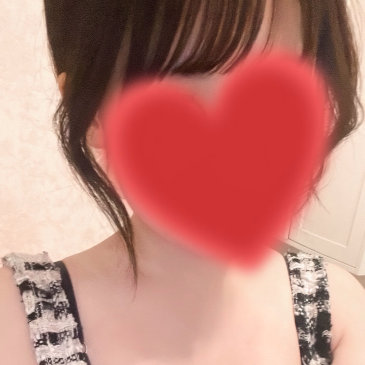 こんにちは〜( ´˘`)ﾉﾞ



つきみちゃんです〜



先日のお仕事のとき
お兄さん達がアンケートで


全員また遊びたいって書いてくれてたみたいで！！！



大歓喜しましたあ〜( *´꒳`*)
嬉しいなあ〜



全員つきみの虜になっちゃえ〜！



ラストまでいるから
まってるね| •,,)
