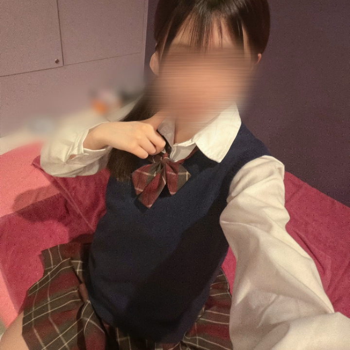 めずらしく髪縛ってみた🥹

この制服似合うってお兄さんたくさん褒めてくれたんだ(,,> <,,)
ありがとうほんとに嬉しい💛

今日まで出勤なのでみんな会いに来て〜🫶🏻
