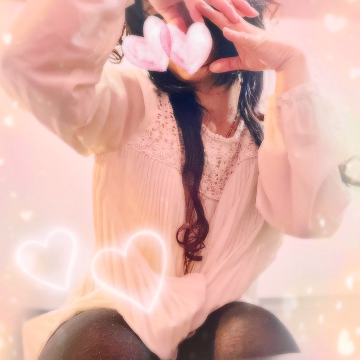 雨の影響も台風の影響も無いスムーズな電車に感謝しつつ到着💗✨️
今日も
✨️💗《18:00まで》💗✨️
よろしくお願いいたします🤍✨️
素敵なご主人様に拾っていただけますように🤍
✨️❤️予約はこちらから❤️✨️
✨️❤️【次回出勤 19日】❤️✨️
✨️💗《11:00~18:00》💗✨️
少し空いてしまいますが…
オカズにしてくださいね(*´艸`)💕