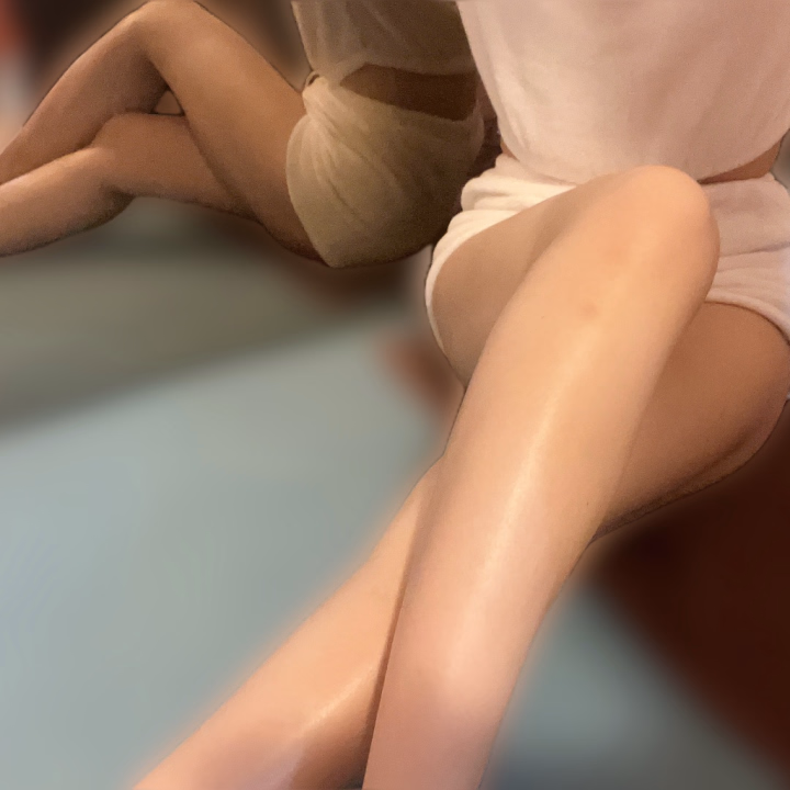 せとかです〜！！



せとかの自慢は脚❣️



背が高いから脚長いんだ〜❣️



スタイル褒めてもらえると
とっても喜びます🍀*゜(笑)



最終日、スタートから遊んでもらえて
にっこにこ😊



せとかのお〇ぱいも、お〇りも、
脚も、きつきつも、ぜーんぶ
味わって欲しい❣️



まだまだご予約受付中なので、
お兄さんたちを心からお待ちしております❣️



ーせとかー