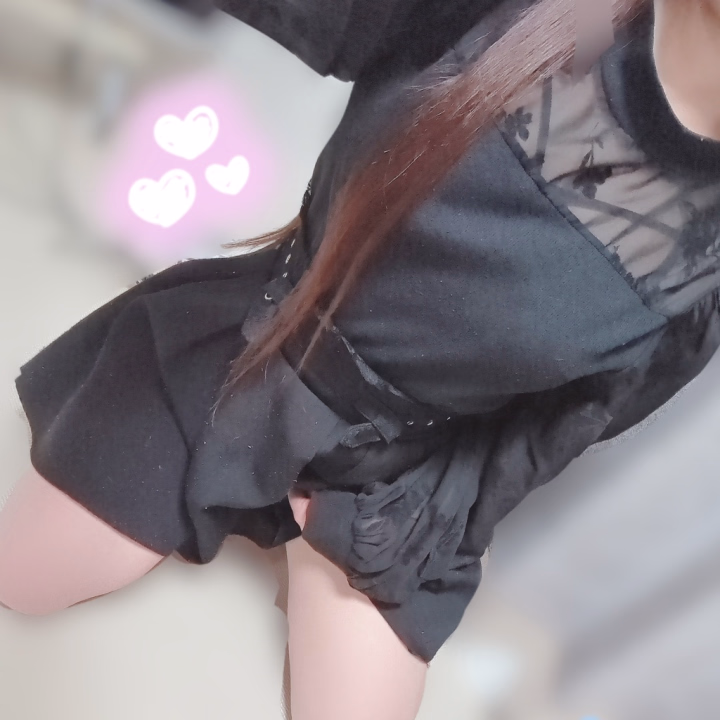 今日も
出勤ちゅのありすだよぉ

今日さ
雨やばすぎん？？☔

こんな雨降ると思ってなくてびしょ濡れ💦
それにこんな天気酷いと
ちょっぴり怖くてしょんぼりありすです
(´･ω･｀)

大雨酷いけど
しょんぼりありすのこと慰めてくれる
優しいお兄さん

今日はまだまだ🈳枠あるので
会いに来てくれるの待ってますஇωஇ

今日お会いすることが難しいってお兄さんも
いいねやコメントなどで励ましてくれたら
嬉しいな♡