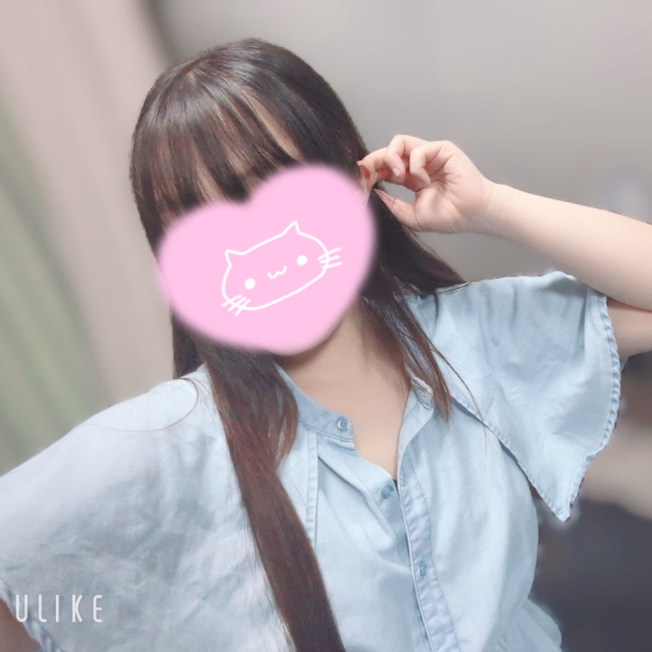 おはよん☀️
今日も15時からラストまで出勤‼️

今日は
お外天気良くて結構暑いね💦

こんな暑い日は
涼しいお部屋でお兄さんとイチャイチャ楽しいｺﾄシたくなっちゃう💕

今日
これから逢えるよ〜ってお兄さん
まだまだ🈳枠あるから
ぜひ逢いに来てね(◍ ´꒳` )


お兄さんからのお誘い楽しみに
お待ちしてます✨️