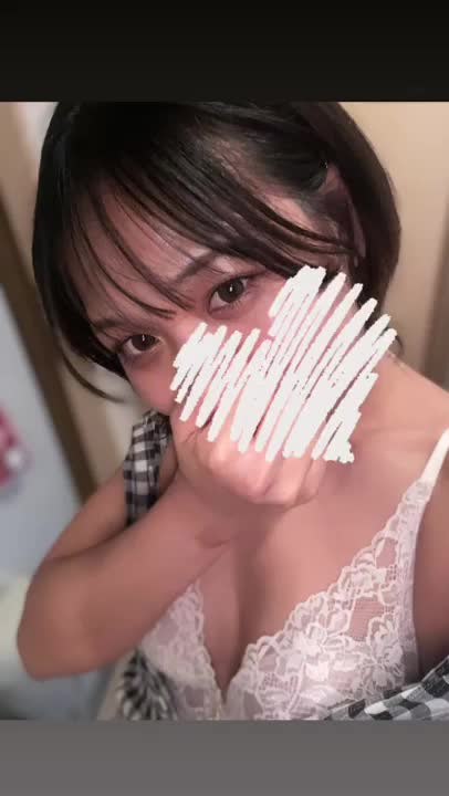 お疲れ様です♡
最近熱くてとろけそう〜
薄着で過ごしたいね♡
えっちな服になっちゃうっ！
えっちなとあみにきてね？