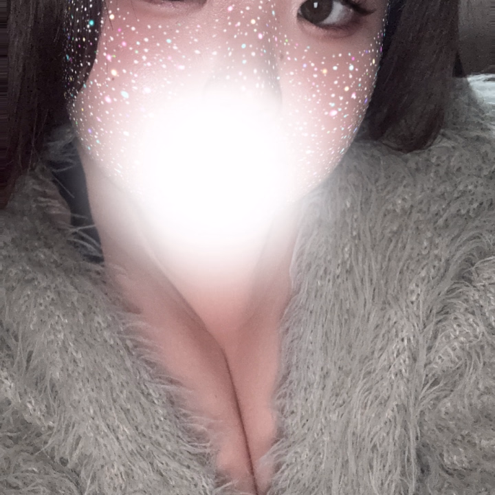 今日も出勤！ゆなです！

15:00~22:00(最終受付21:00)となります！

ご連絡お待ちしております☺️