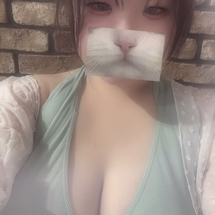 出勤しました！
久しぶりの出勤なのでご予約たくさんお待ちしております☺️