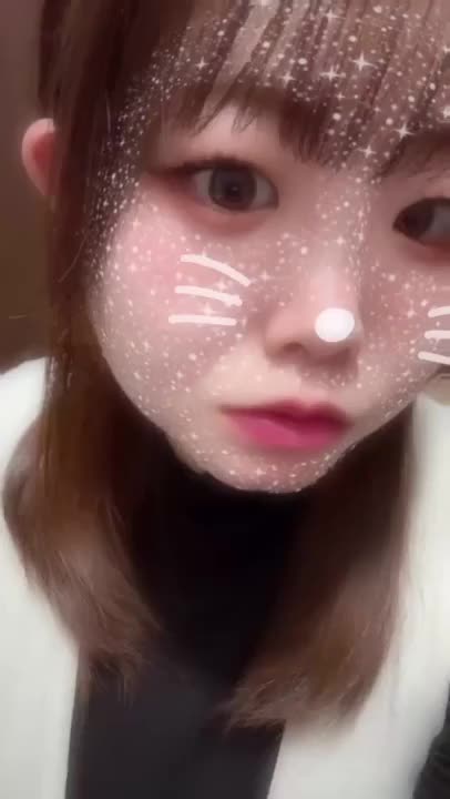 出勤したよー！

みてみて！まつパに行ってきたの〜🫶🏻

どうかな？？よさげ？🤭

お兄様に可愛くなったゆなを見てほしいなー！

予約待ってるね〜！